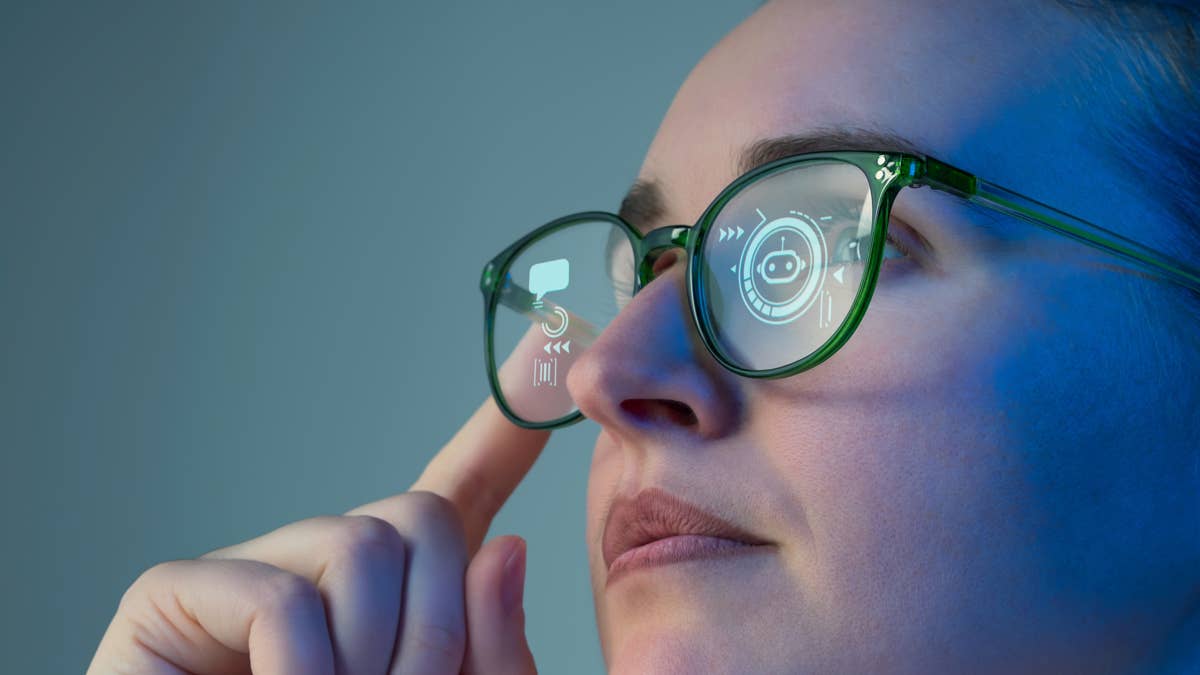A Chinese startup just beat Apple and Meta to coding glasses