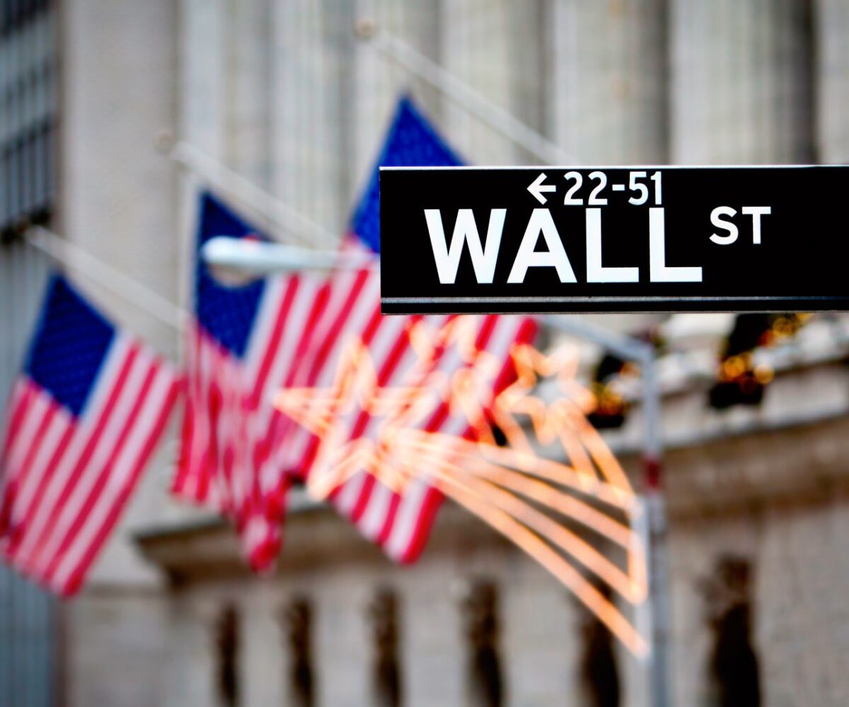 Stock Indexes Settle Higher as Geopolitical Risks Ease