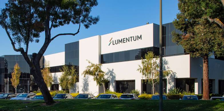 Lumentum Stock Rallies to $866 on StoneX $1,200 Target